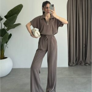 Taupe relaxed-fit short-sleeve top with zip collar and drawstring wide-leg pants in soft jersey fabric. - available for wholesale in Turkey