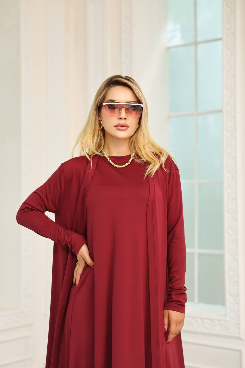 فستان-ماكسي-خمري-مع-نظارات-شمس-كبيرة-مظللة-6612-تجارة-بالجملة-تركيا مشهد من أعلى للجسم لفستان ماكسي لون خمري من جيرسيه بأكمام طويلة ونظارات شمس كبيرة مظللة. تجارة بالجملة تركيا