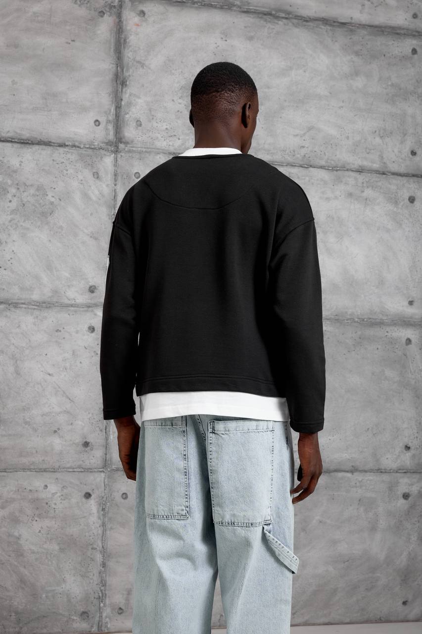 أسود-sweatshirt-back-3268-للجملة-تركيا عرض خلفي لسويت شت أسود بسيط مع تي شيرت أبيض ظاهر تحت الحاشية - بالجملة تركيا.